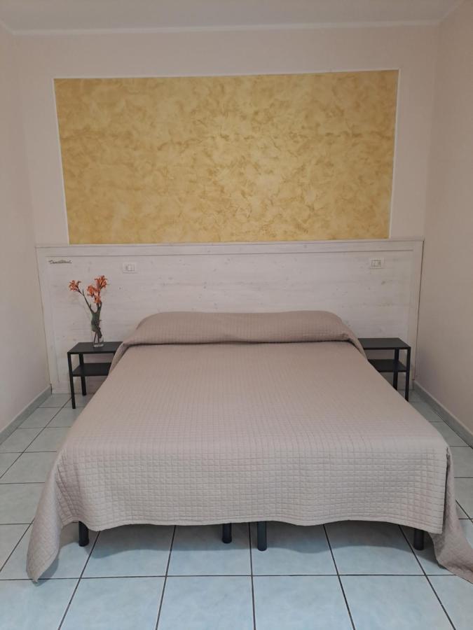 Hotel Lo Smeraldo Roccavivara Kültér fotó
