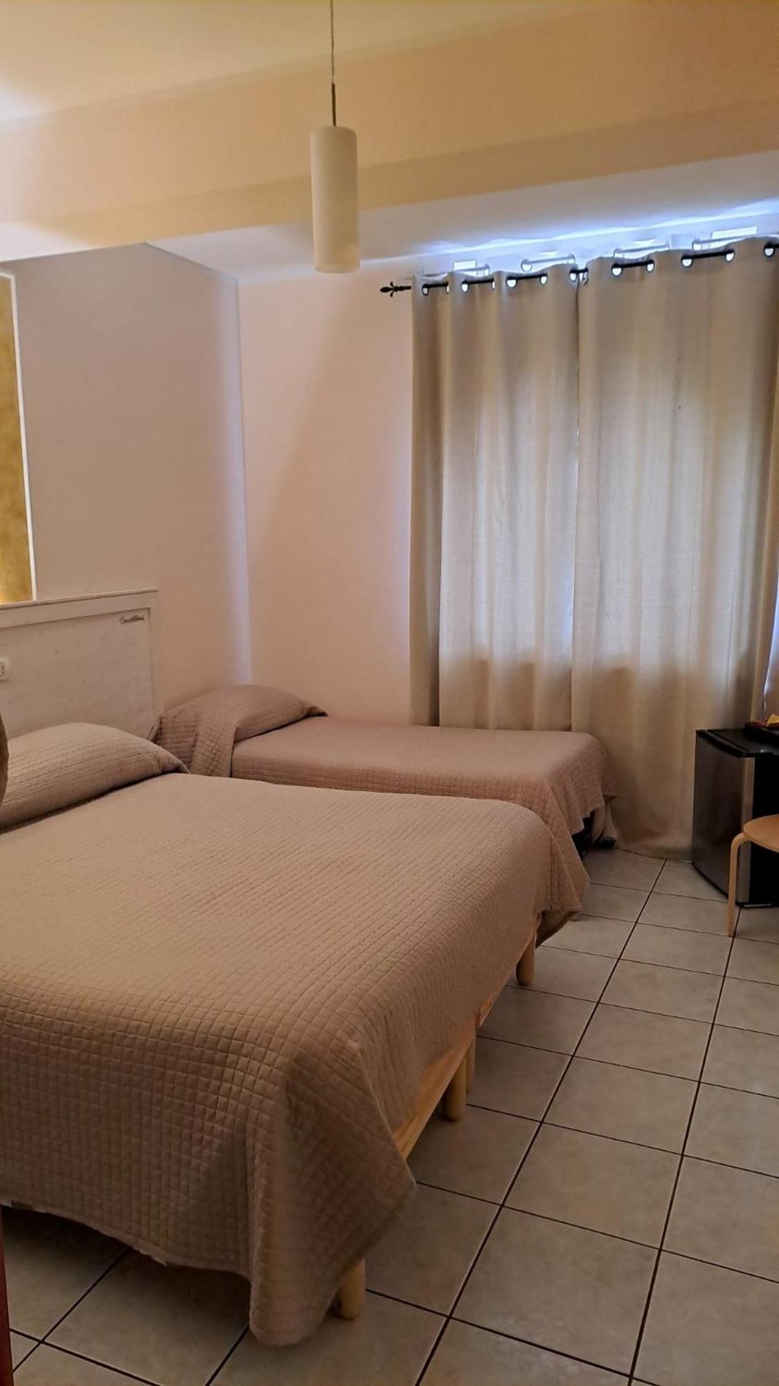 Hotel Lo Smeraldo Roccavivara Kültér fotó