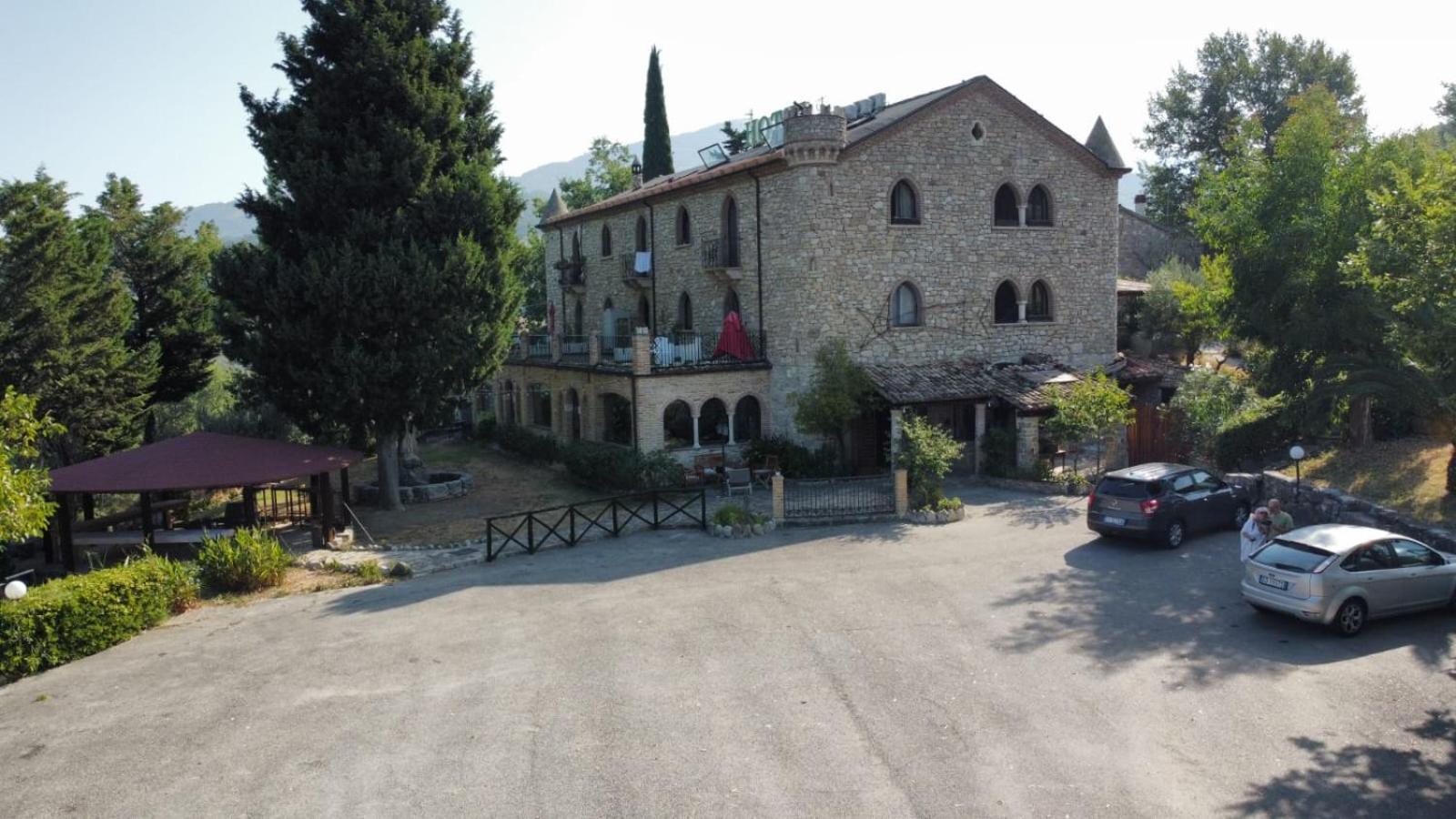 Hotel Lo Smeraldo Roccavivara Kültér fotó